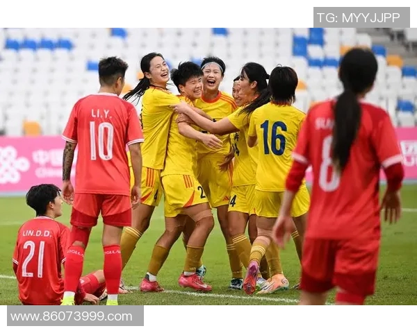 重庆足球队荣登足球战术排行榜第四名引发热议与关注